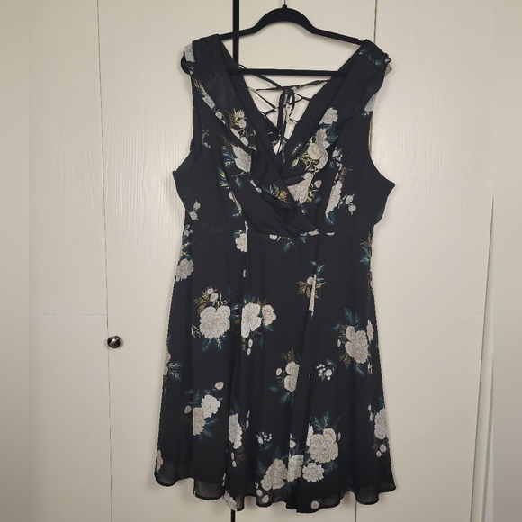 Torrid formal dress - Picture 1 of 4